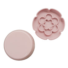 Charger l'image dans la galerie, Dexypaws Bol surélevé en céramique pour chat 7.75 oz - Avec ralentisseur - Forme de fleur - Rose poudré