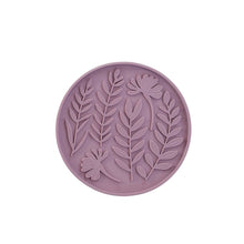 Charger l'image dans la galerie, Dexypaws Tapis de léchage stimulant - Forme de cercle et motifs de feuillage - Rose poudré