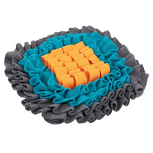 Charger l'image dans la galerie, Messy Mutts Tapis de fouille à ventouses - Carré 11" x 11"