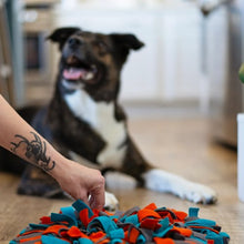 Charger l'image dans la galerie, Messy Mutts Tapis de fouille à ventouses rond