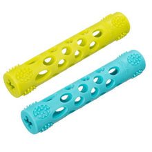 Charger l'image dans la galerie, Messy Mutts ''Totally Pooched, Huff'n Puff Throw Stick'' Jouet bâton pour chien, Vert