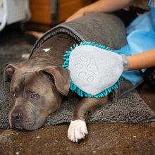 Load image into Gallery viewer, Messy Mutts Gant de toilettage en microfibre chenille - Bleu