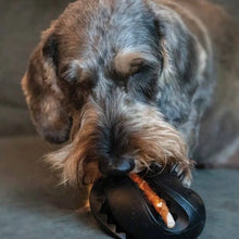 Charger l'image dans la galerie, Zeus jouet Chewchasers en caoutchouc pour gâterie - Ballon de Rugby - Noir