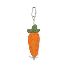 Load image into Gallery viewer, Living World Nibblers jouet à gruger carotte sur tige en bois pour petits mammifères - Boutique Le Jardin Des Animaux -Gâterie petit mammifèreBoutique Le Jardin Des Animaux61471