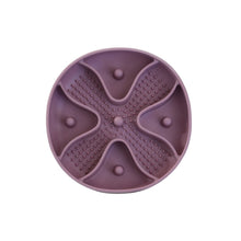 Charger l&#39;image dans la galerie, Dexypaws Tapis de léchage en silicone &quot;Cache-cache&quot; à alimentation lente - Cercle - Rose poudré
