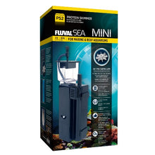 Charger l&#39;image dans la galerie, Écumoire de protéines Mini Fluval Sea, pour aquariums de 20 à 80 L (de 5 à 10 gal US), noire
