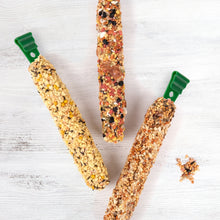 Load image into Gallery viewer, Living World Gâteries pour perruches - Paquet de 3 saveurs - 130 gr
