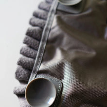 Charger l&#39;image dans la galerie, Messy Mutts Tapis de fouille à ventouses - Carré 11&quot; x 11&quot;
