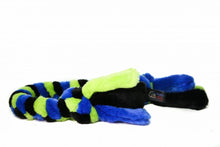 Charger l&#39;image dans la galerie, Schum-Tug jouet pour chien en peluche tressé Medium Slim - Boutique Le Jardin Des Animaux -jouet chienBoutique Le Jardin Des AnimauxSCG77707
