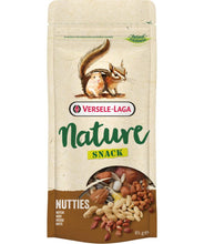 Charger l'image dans la galerie, Versele Laga Nature Snack Nutties pour petit mammifère 85g - Boutique Le Jardin Des Animaux -Gâterie petit mammifèreBoutique Le Jardin Des Animauxh-461436
